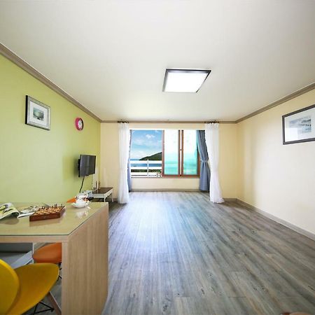 Tongyeong Paper Island Pension Eksteriør bilde