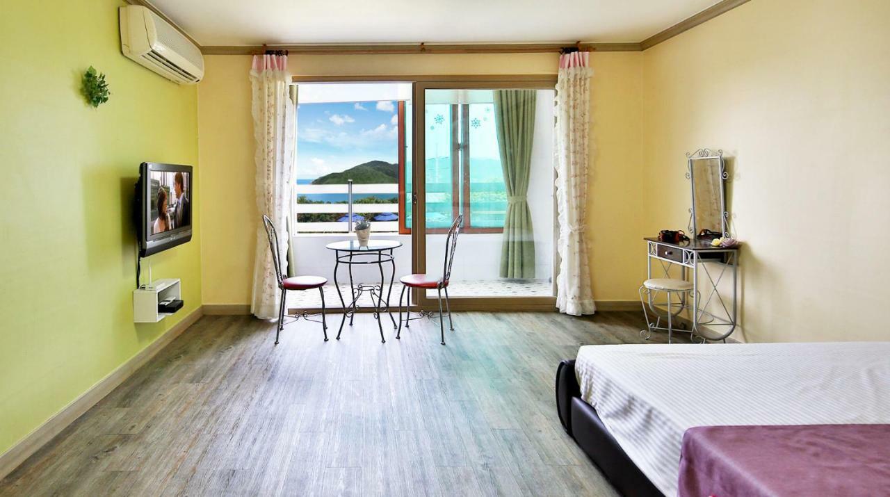 Tongyeong Paper Island Pension Eksteriør bilde