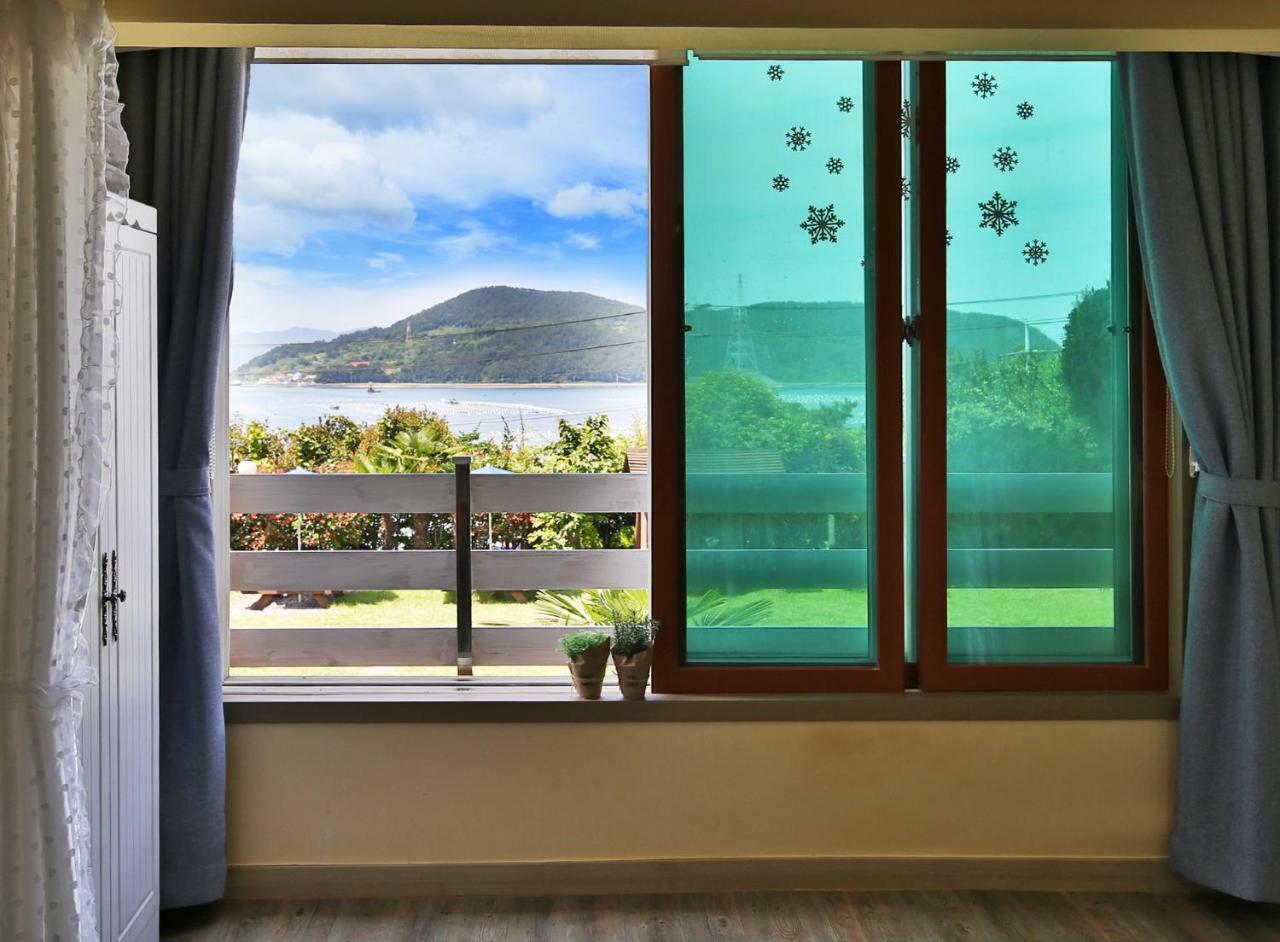 Tongyeong Paper Island Pension Eksteriør bilde