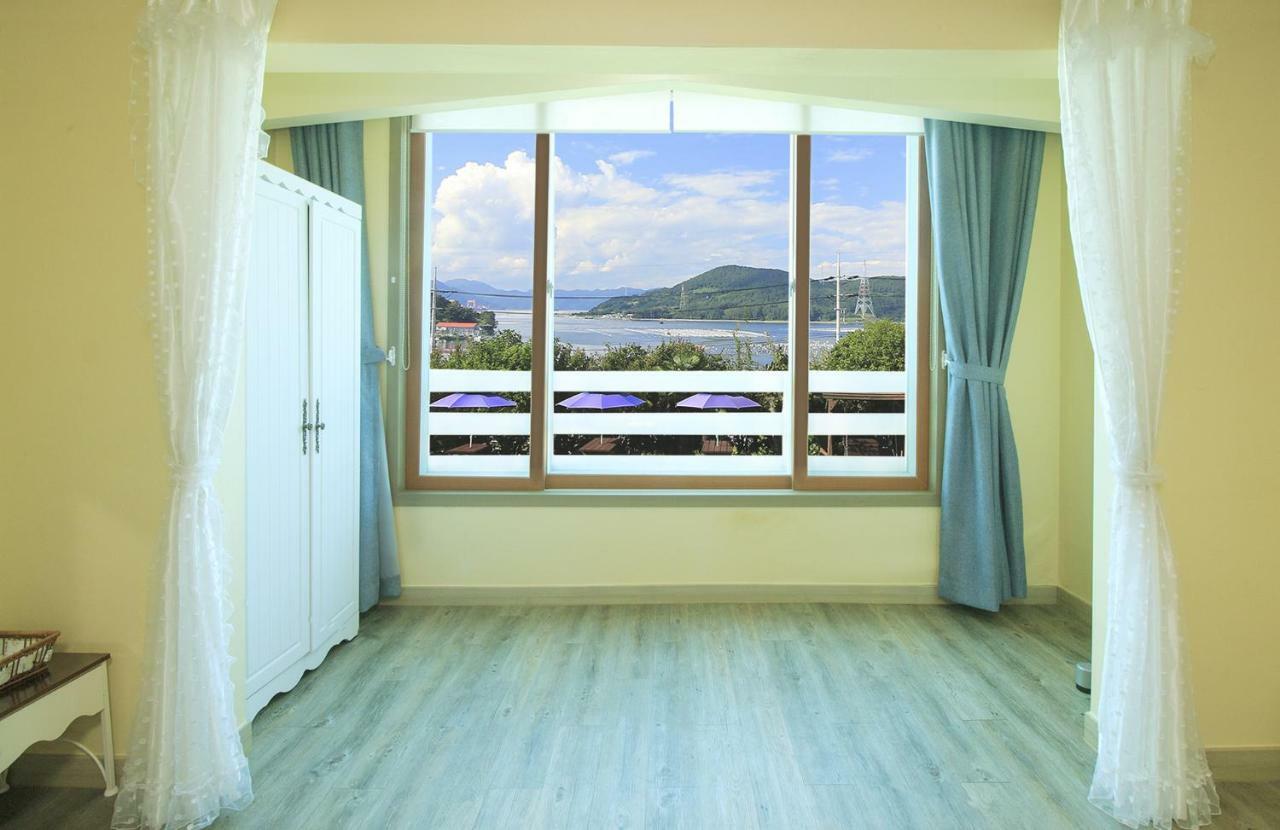 Tongyeong Paper Island Pension Eksteriør bilde