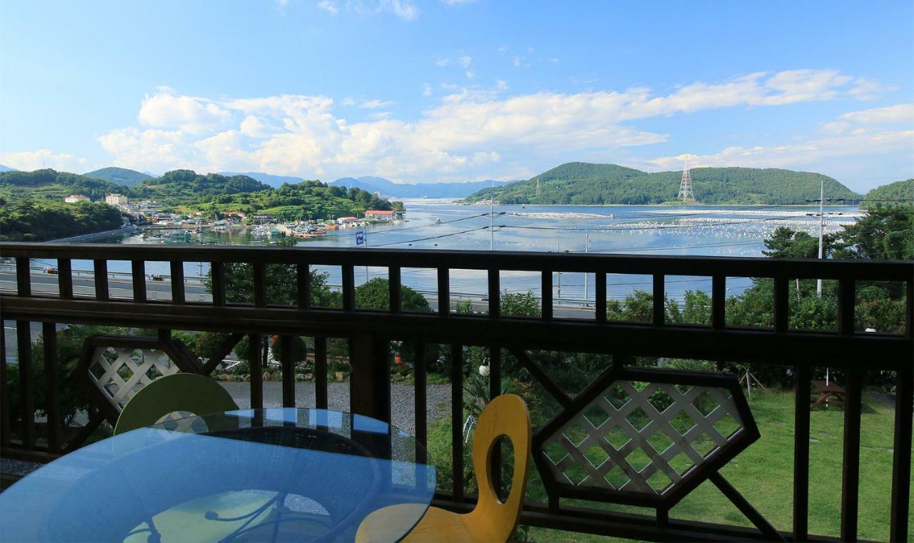 Tongyeong Paper Island Pension Eksteriør bilde