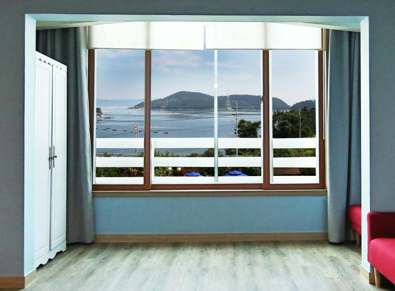 Tongyeong Paper Island Pension Eksteriør bilde