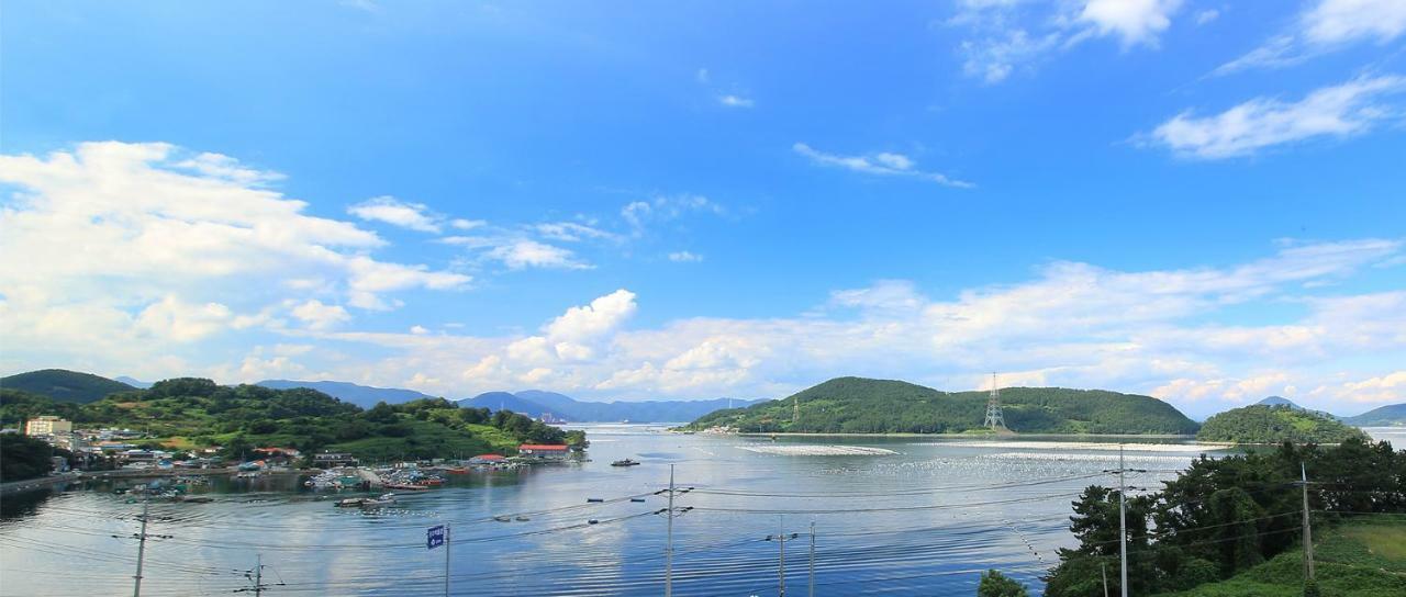 Tongyeong Paper Island Pension Eksteriør bilde