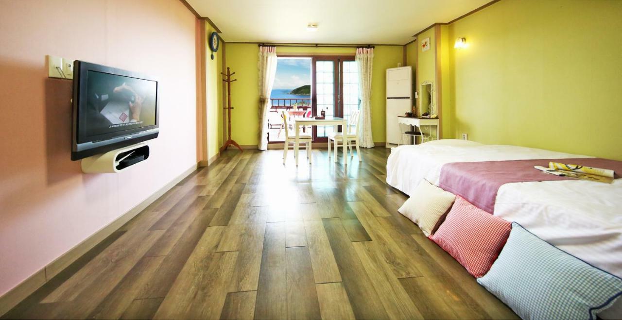 Tongyeong Paper Island Pension Eksteriør bilde