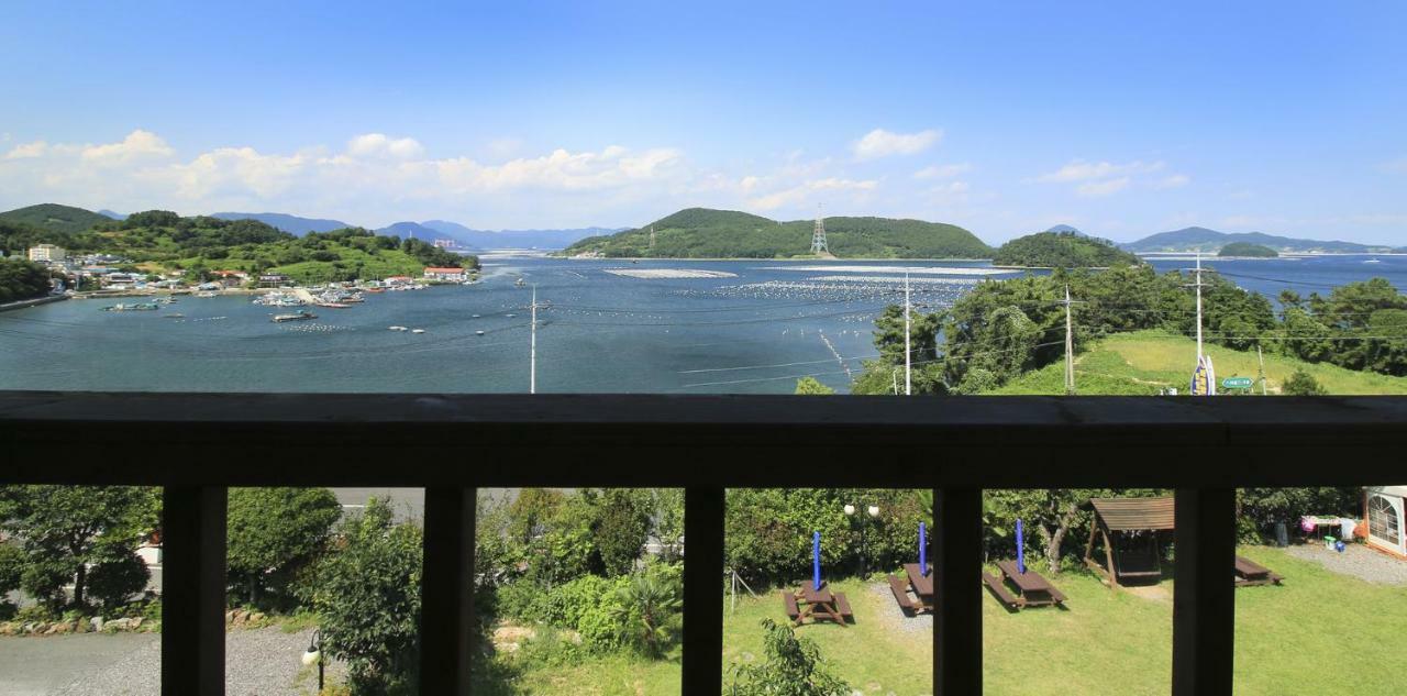 Tongyeong Paper Island Pension Eksteriør bilde